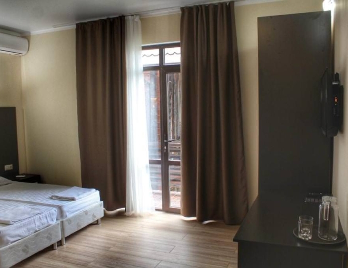 Семейный (каменный корпус) - Гостиница Sirius / Сириус Пицунда